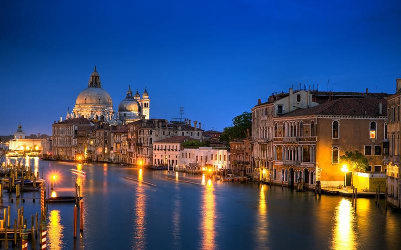 威尼斯夜晚拍摄（威尼斯夜景图片）